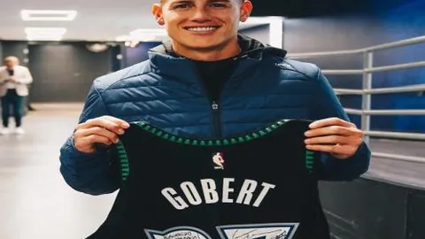 “皇家马德里VS马德里竞技：顶级对决，宿敌争霸”